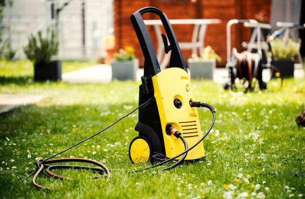 Post-Construction Pressure Washing in Belcourt, ND